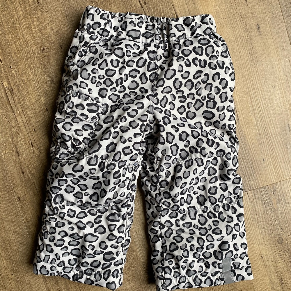 ❄️ Hanna Andersson Snow Leopard snow pants!